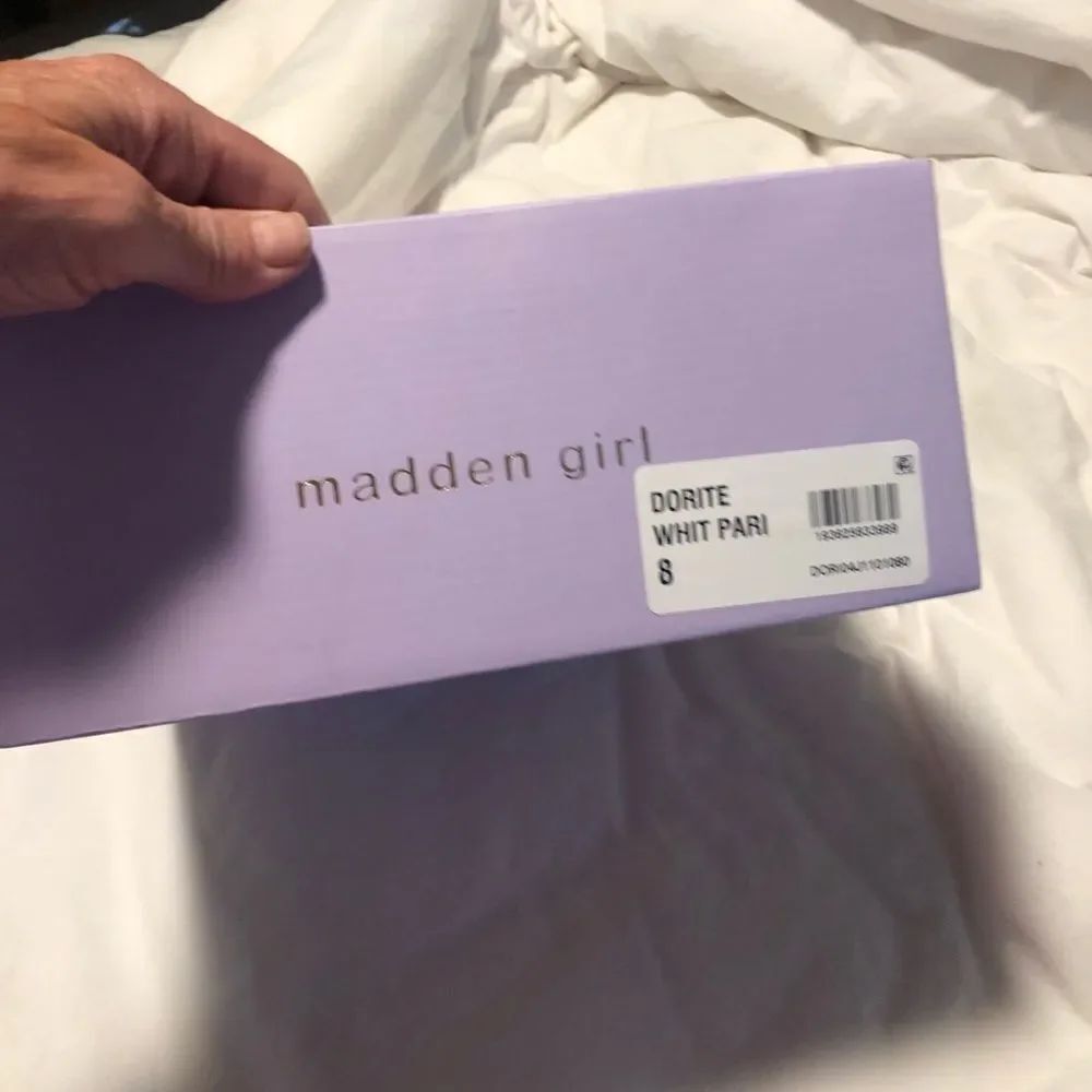 Madden Girl White Fisherman Sandals - Picture 7 of 7